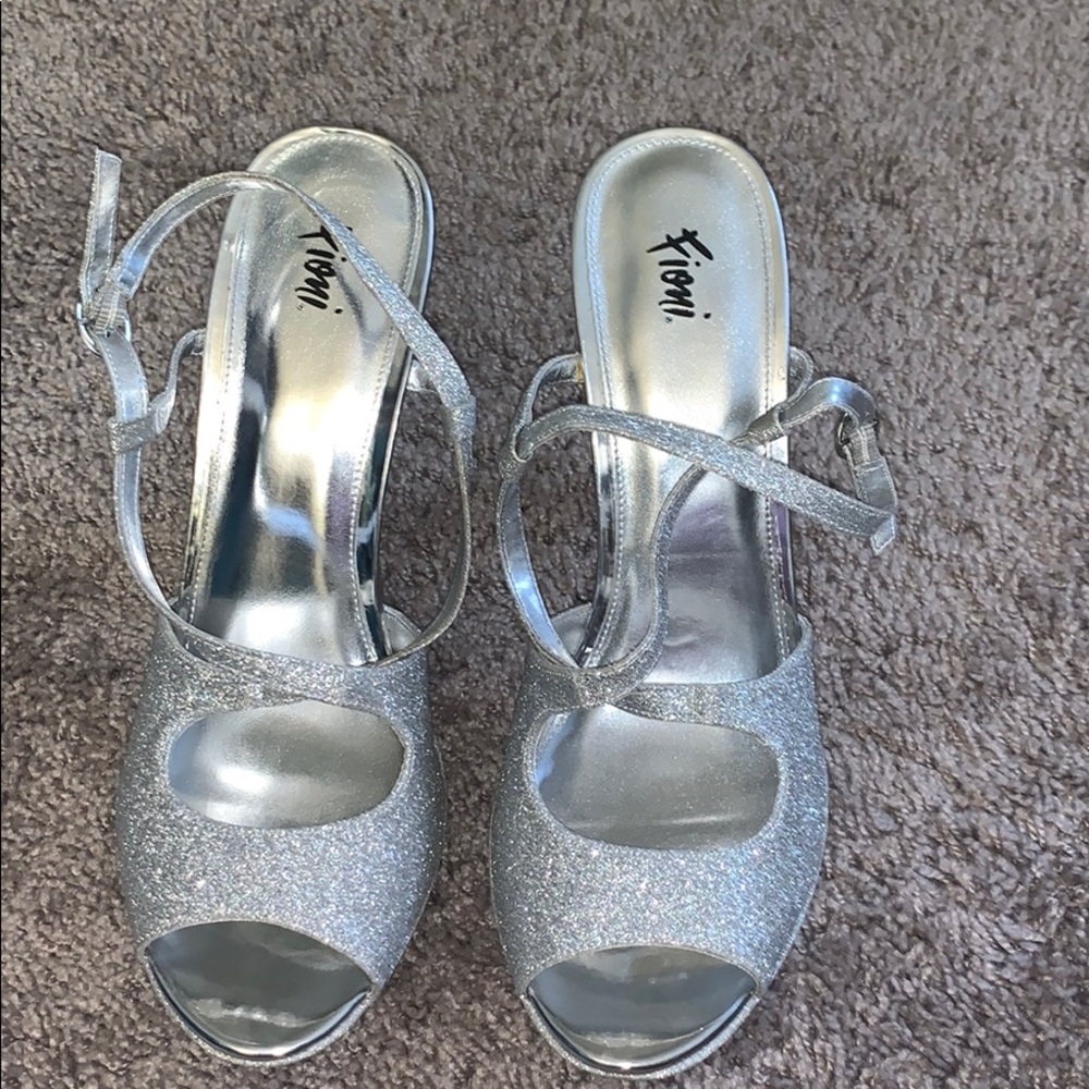 Silver platforms